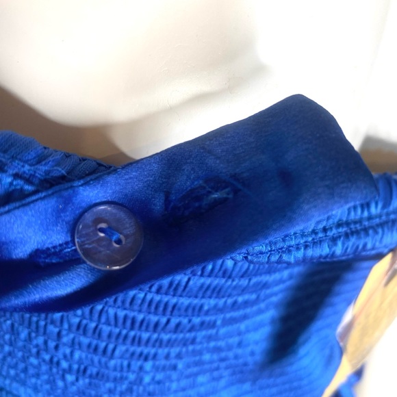 New Summer top. Sm. Pin included - Picture 4 of 5